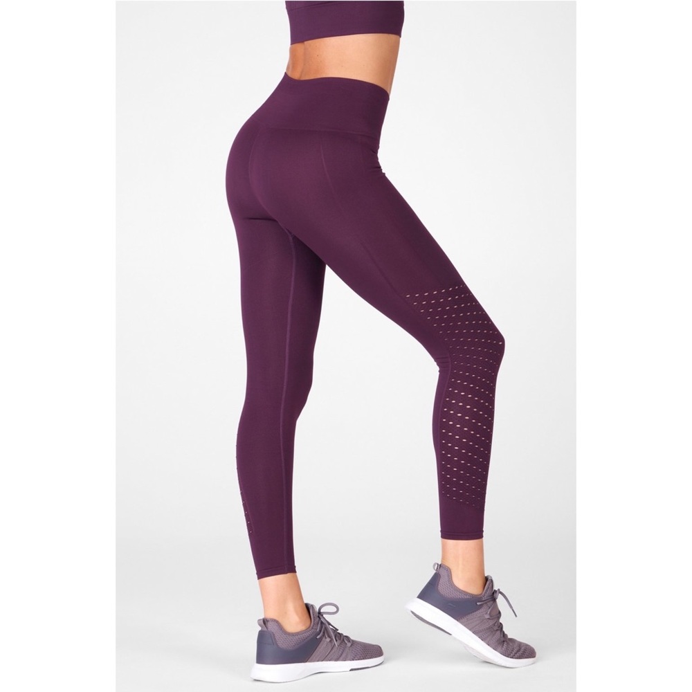 Fabletics Sync High-Waisted Perforated 7/8 Leggings Size XS NWT‎